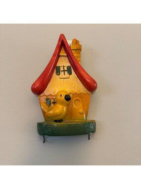VTG Hand-Painted Wall Hook With Birdhouse Design Yellow Bird Green Base Red Roof